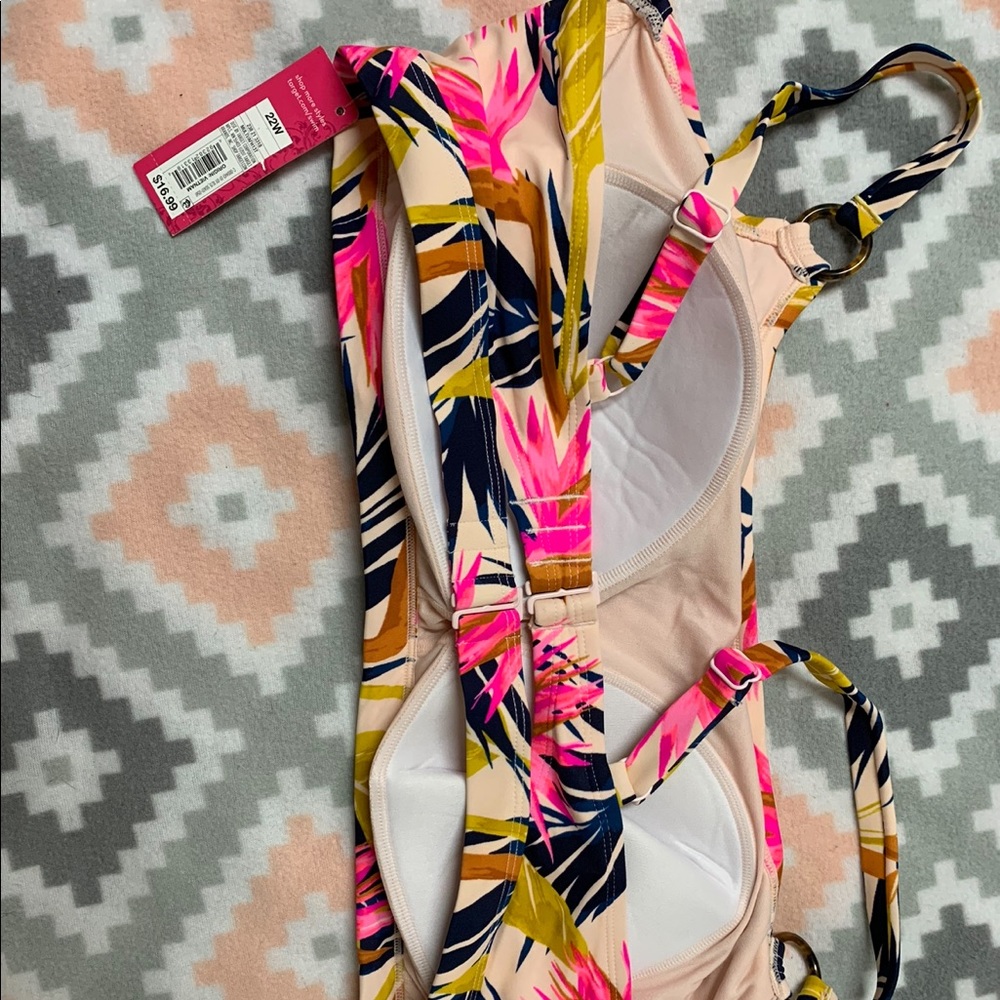 Womens bathing suit / bikini top